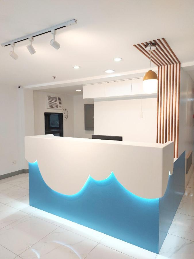 Airobedz Makati - A Value Hotel Манила Екстериор снимка