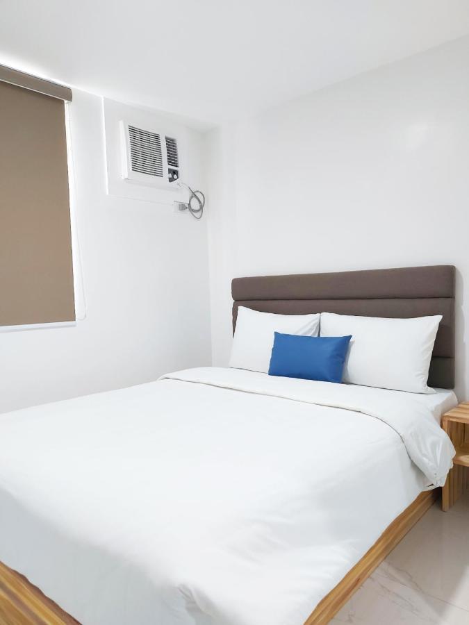 Airobedz Makati - A Value Hotel Манила Екстериор снимка