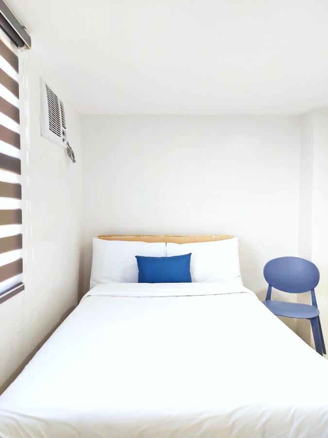 Airobedz Makati - A Value Hotel Манила Екстериор снимка