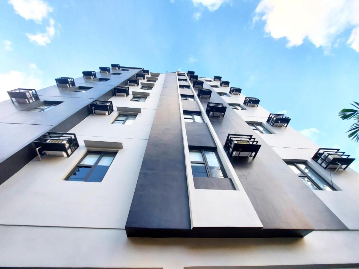Airobedz Makati - A Value Hotel Манила Екстериор снимка